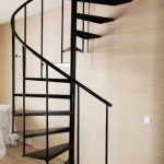 Escalera-mecanizada-de-acero-color-negro-tenerife-579x1024-1